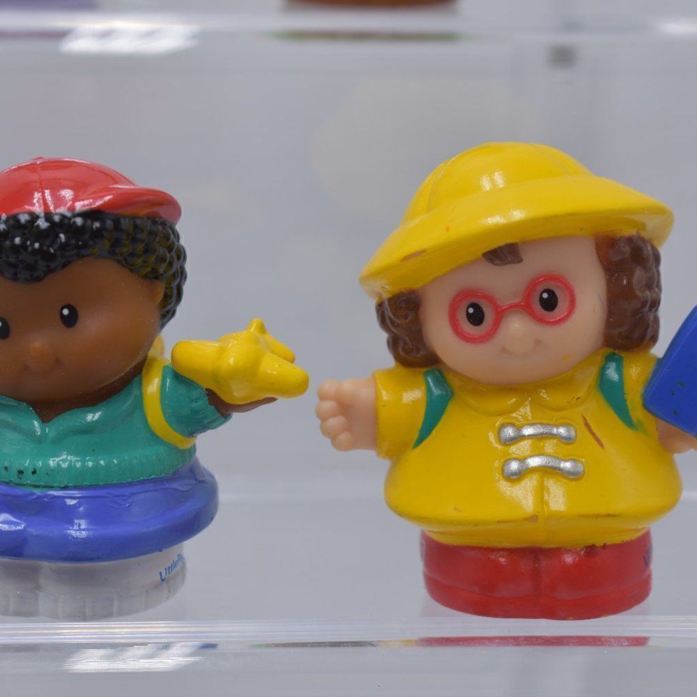 Vintage 2002/03 Fisher Price Little People Mixed Lot of 10 Mini-Figures - Picture 5 of 9